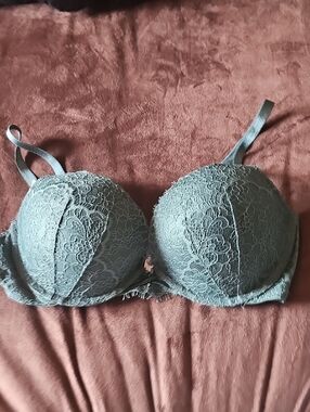 Victoria's Secret Lace Padded Bra in Sage